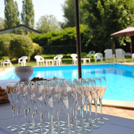 Logis Le Relais Fleuri Hotel Sauvigny-le-Bois Exterior photo