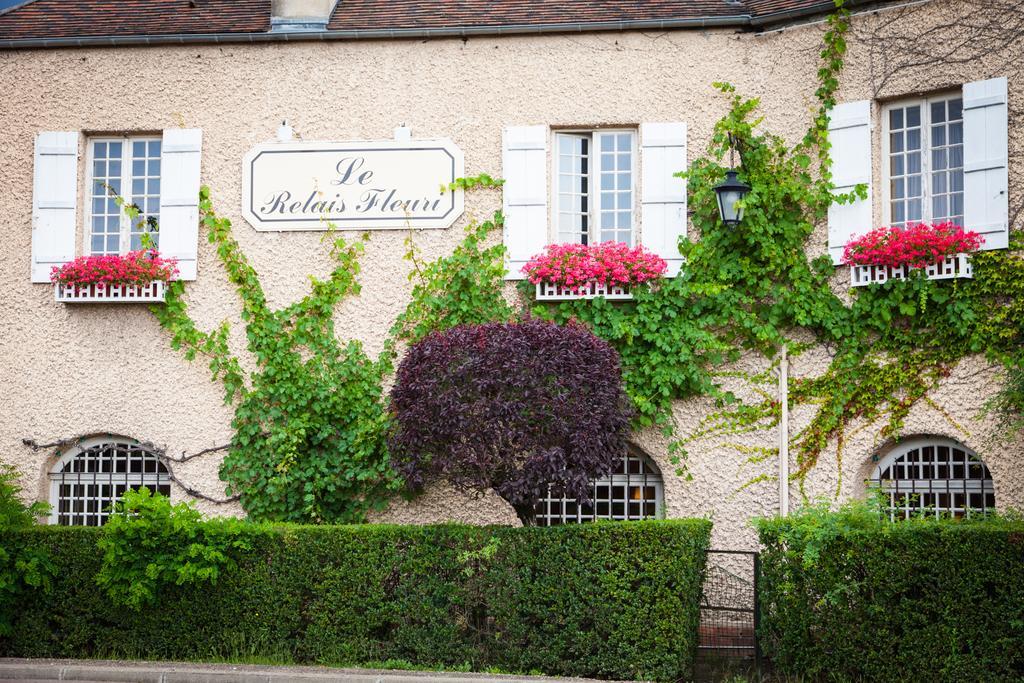 Logis Le Relais Fleuri Hotel Sauvigny-le-Bois Exterior photo